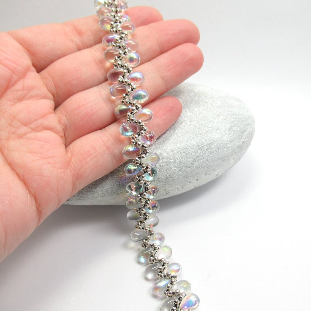 Glass drop zig zag bracelet